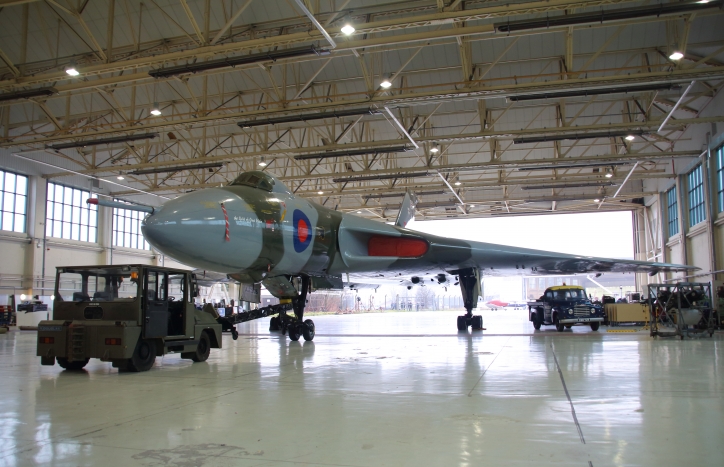 Vulcan XH558 moves into a storage hanger - 1st Febuary 2017