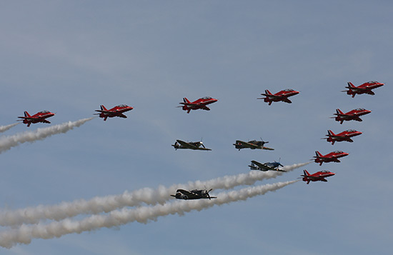 The Red Arrows with The Eagle Squadron