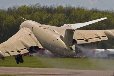 Handley Page Victor K2 XM715 Teasin Tina accidental takeoff at Bruntingthorpe Taxi Event, Leicestershire May 2009